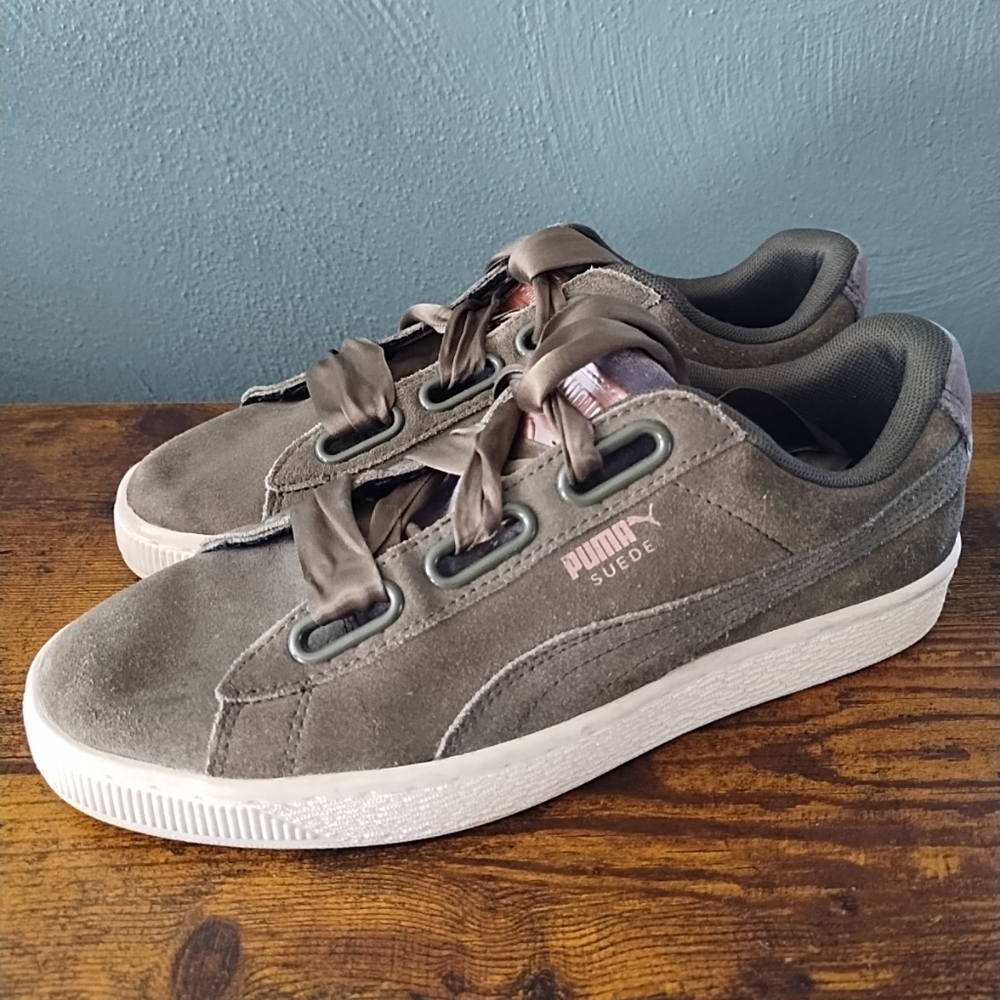 Puma Women's 8.5 Suede Heart Satin Rope Sneaker Shoes Olive Green Casual